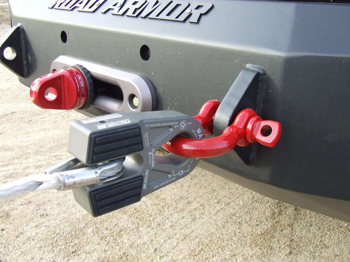 Crosby screw pin shackle detail